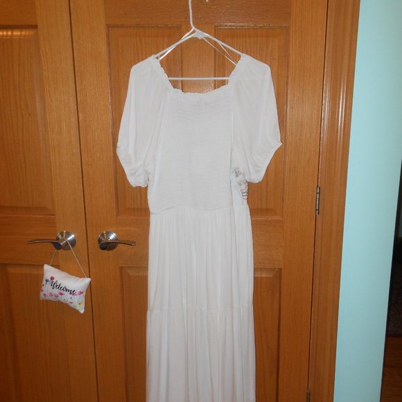 NWT!!! POLAGRAM Embroidered Maxi - Picture 4 of 10